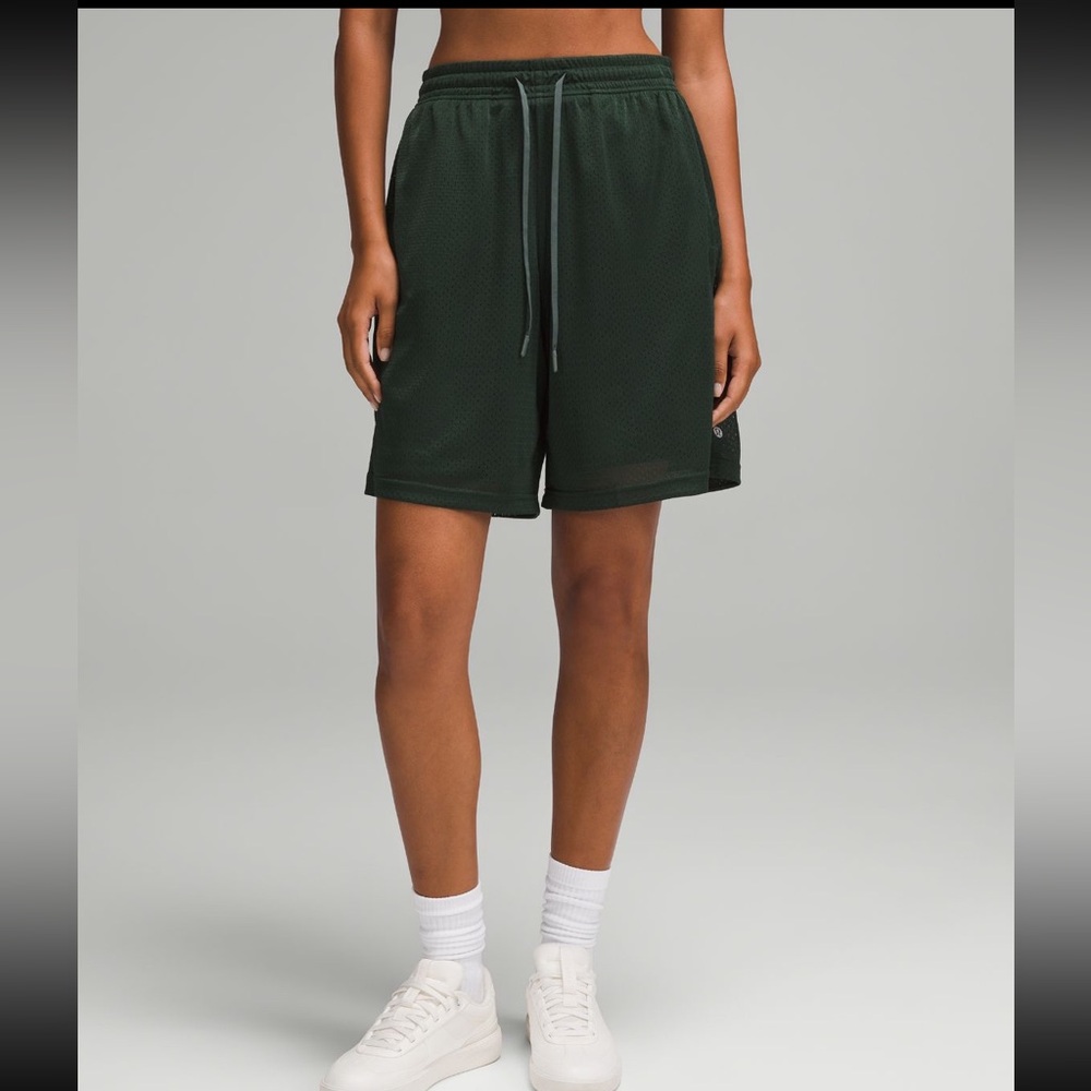 Lululemon Relaxed fit mesh training short 8” Legacy Green Size 2